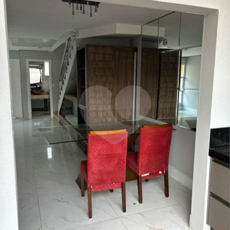 Casa à venda com 3 quartos, sendo 1 suíte, no condomínio Recanto das Araucárias, Suzano - SP