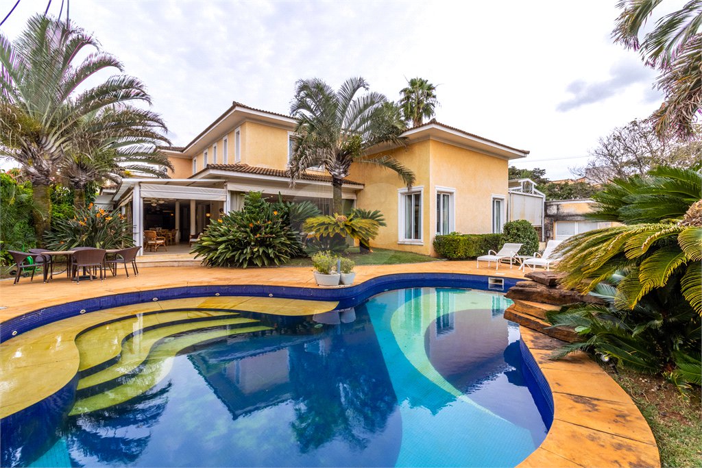 Casa à venda com 5 quartos, sendo 4 suítes, no condomínio Residencial Tivoli Park, Sorocaba - SP