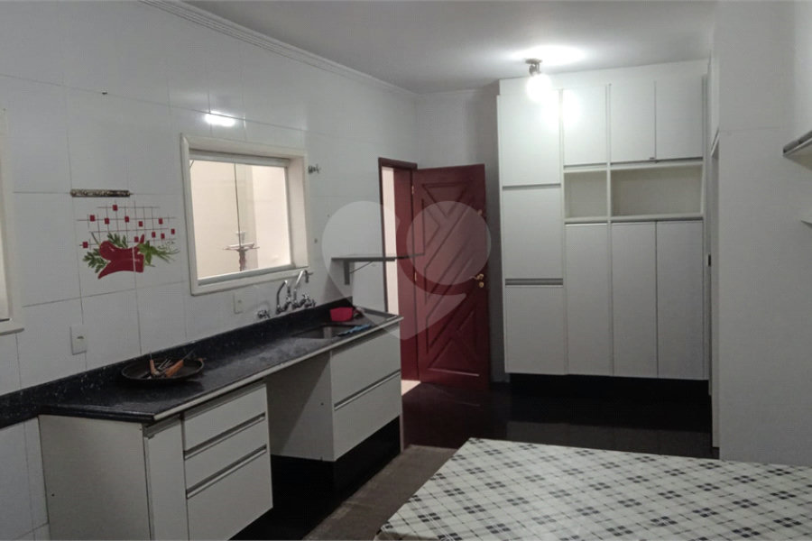 Sobrado à venda com 4 quartos, sendo 3 suítes,  em Horto Florestal, São Paulo, SP
