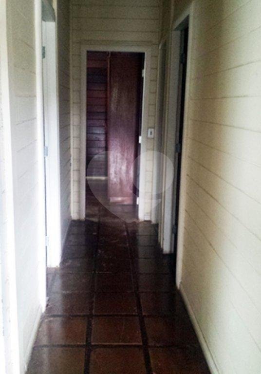 Casa à venda ou para alugar com 4 quartos, sendo 1 suíte, no condomínio Estrada Armando Barbosa ,6300, Mairiporã - SP