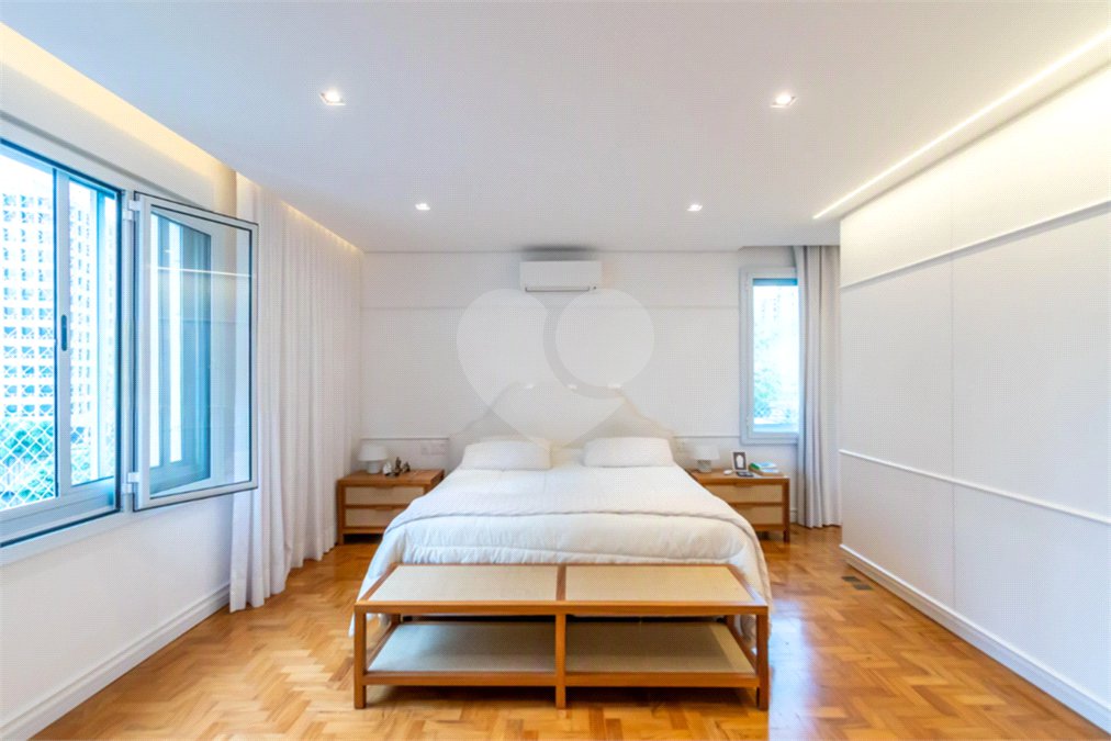 Apartamento à venda com 4 quartos, sendo 1 suíte, em Jardim Europa, São Paulo, SP
