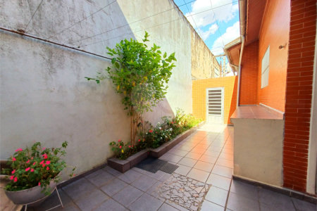 Casa à venda com 4 quartos, sendo 1 suíte, em Vila Paulicéia, São Paulo, SP