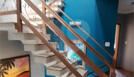 Casa à venda com 4 quartos, sendo 1 suíte, em Santana, São Paulo, SP