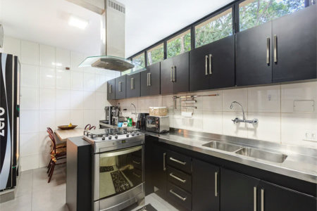 Sobrado à venda com 4 quartos, sendo 3 suítes, em Jardim Guedala, São Paulo, SP