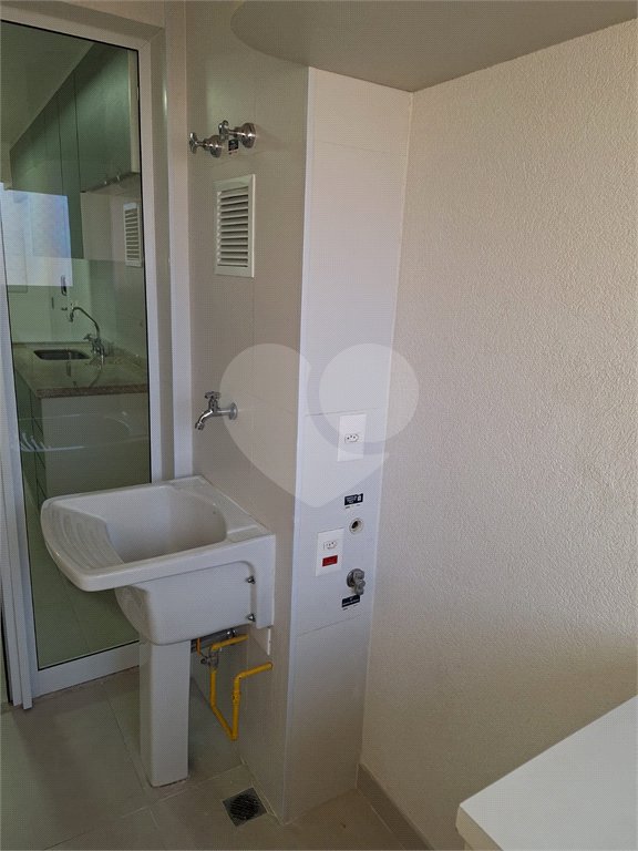 Apartamento à venda com 3 suítes em Vila Anastácio, São Paulo, SP