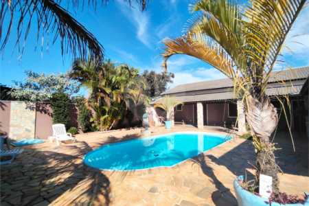 Casa Térrea à venda com 4 quartos, sendo 1 suíte, em Vila Mazzei, Itapetininga, SP