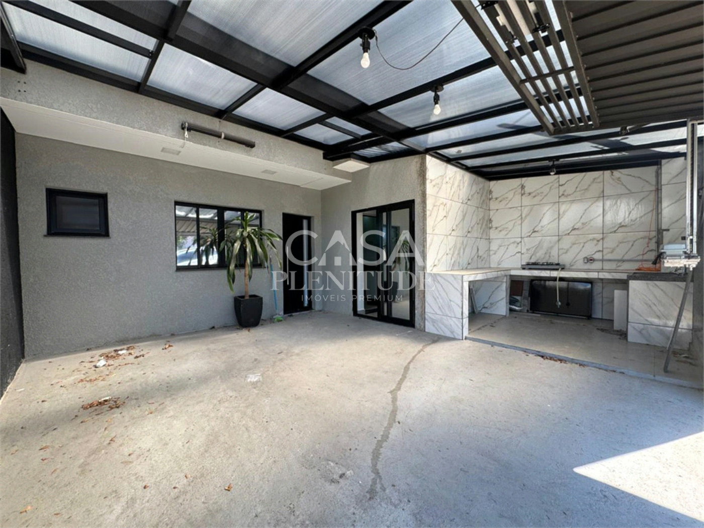 Sobrado à venda com 2 quartos em Wanel Ville, Sorocaba, SP