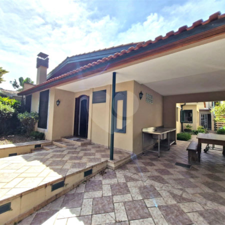 Casa à venda com 4 quartos, sendo 1 suíte,  em Granja Julieta, São Paulo, SP