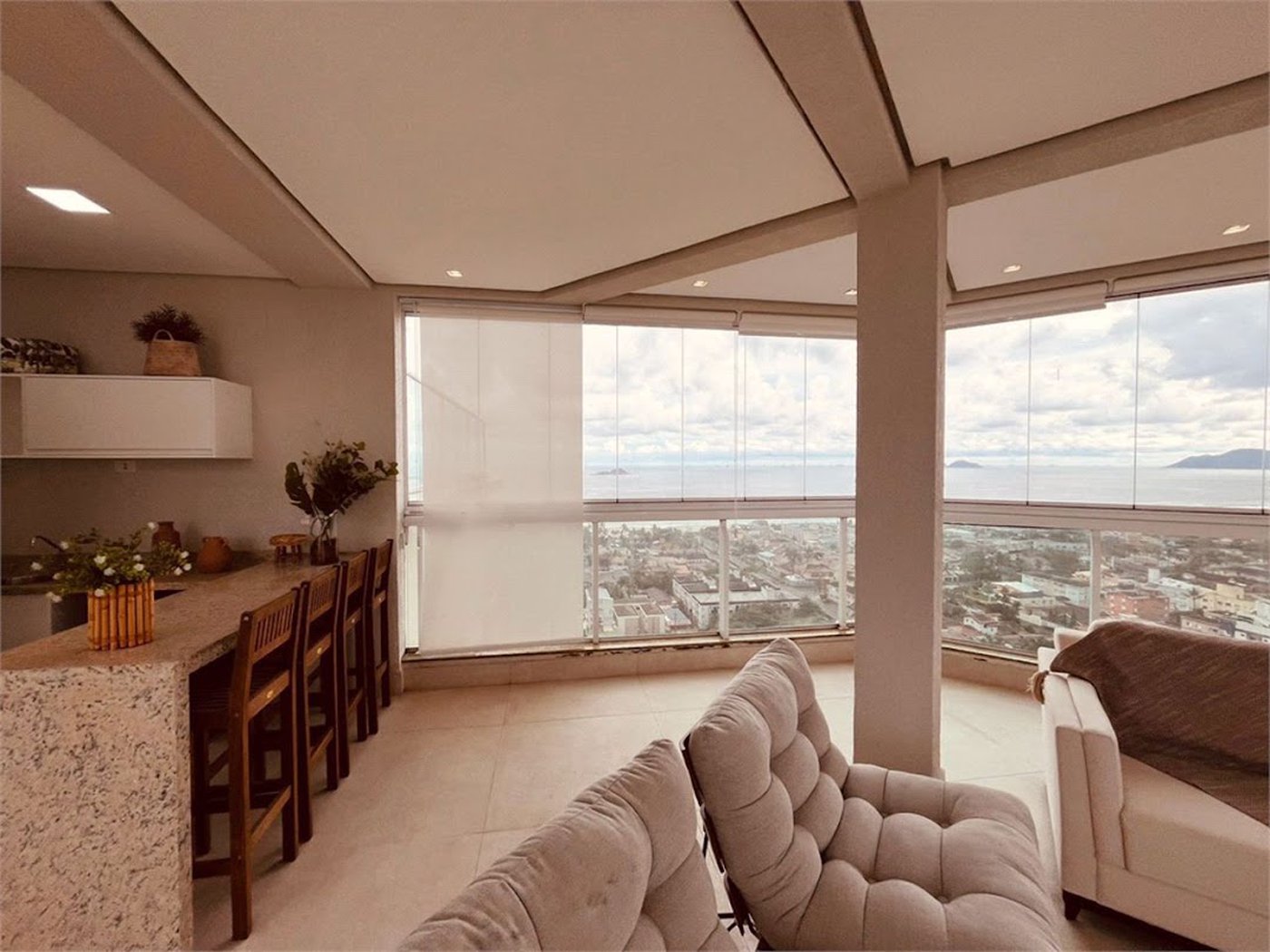 Apartamento com 3 dormitórios à venda, 285 m² por R$ 3.490.000,00 - Jardim Virginia - Guarujá/SP