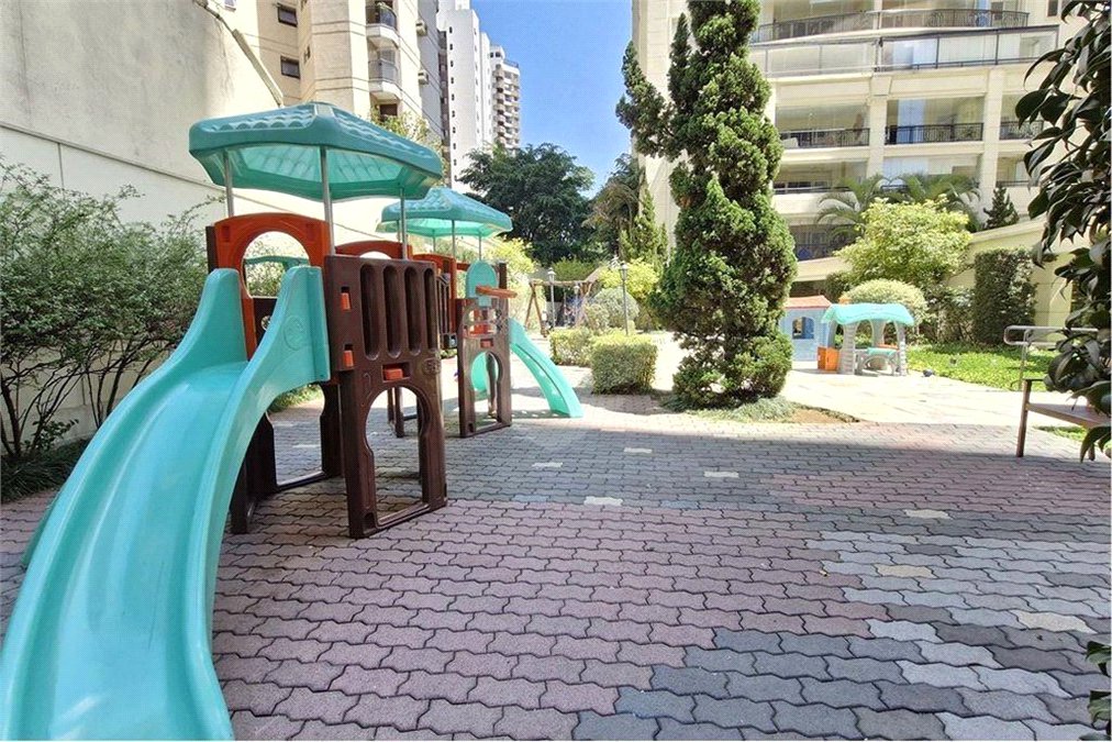 Apartamento à venda com 3 quartos, sendo 1 suíte, em Indianópolis, São Paulo, SP