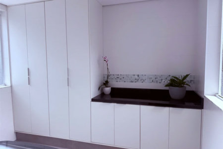 Sobrado à venda com 4 quartos, sendo 2 suítes,  em Vila Santo Antônio, Cotia, SP