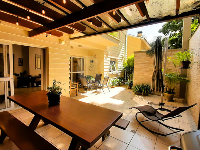 Casa à venda com 4 suítes no condomínio Vila das Acacias, São Paulo - SP