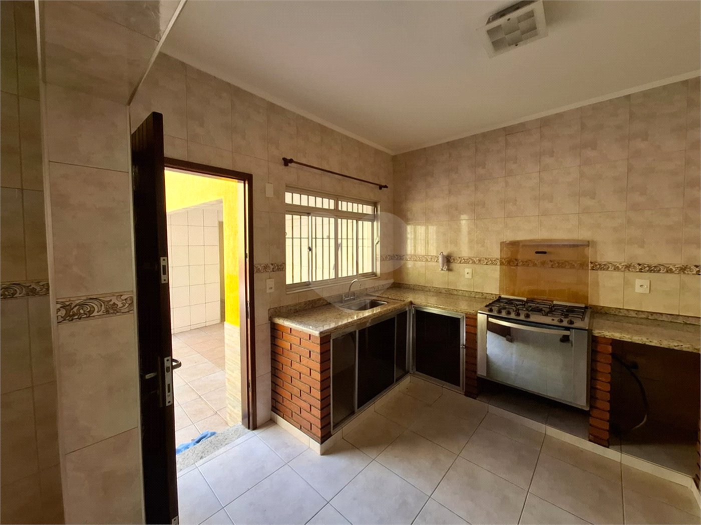 Sobrado à venda com 3 quartos no Brasilândia, São Paulo, SP