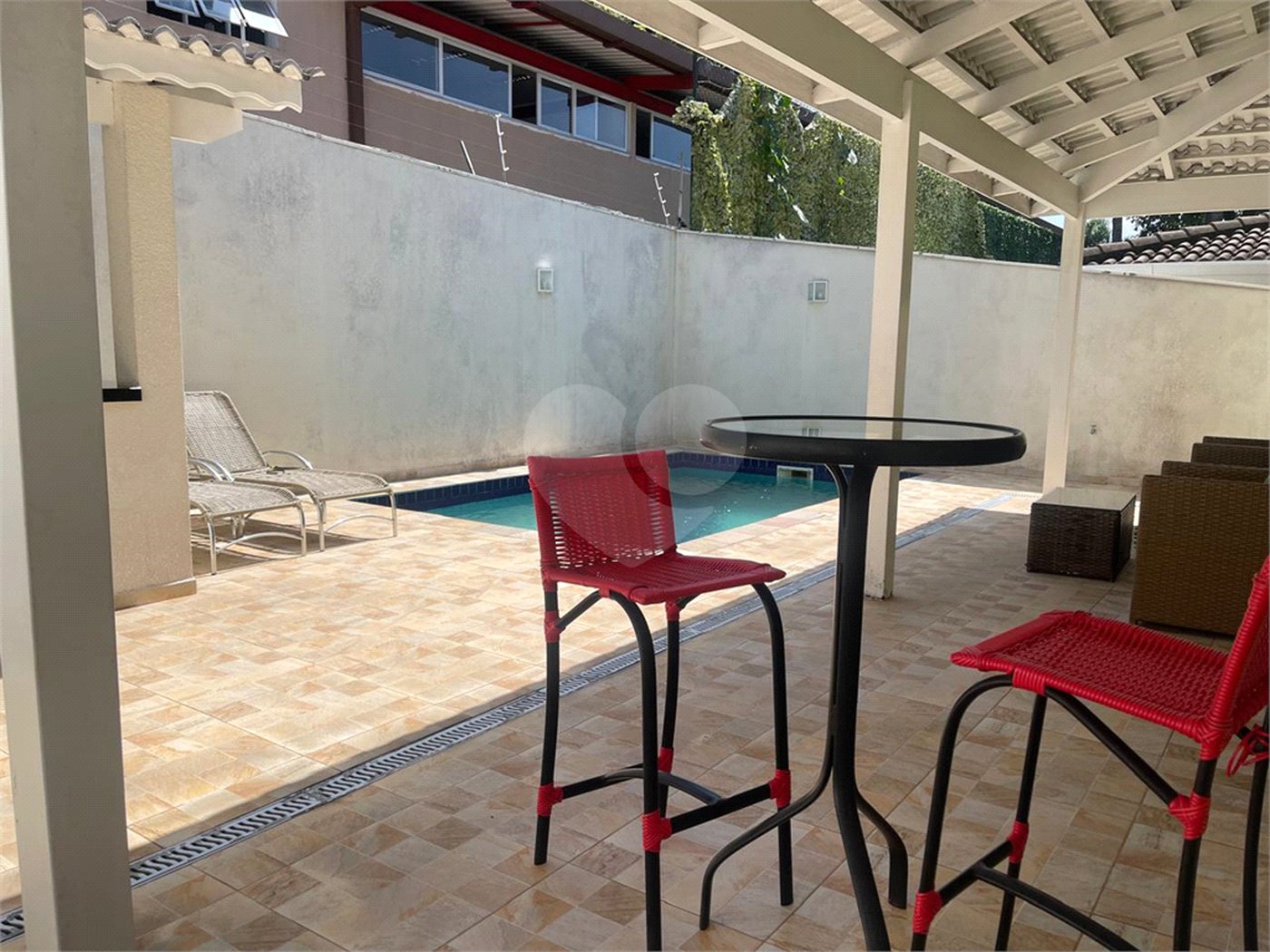 Casa à venda com 4 quartos, sendo 2 suítes,  no condomínio Village Place, São Paulo - SP