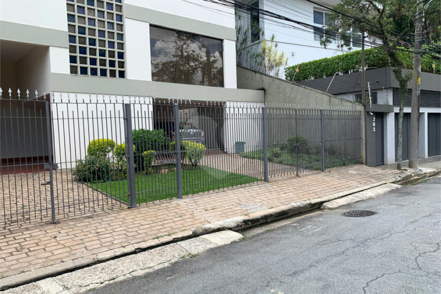 Sobrado à venda com 3 quartos, sendo 2 suítes, em Jardim São Bento, São Paulo, SP