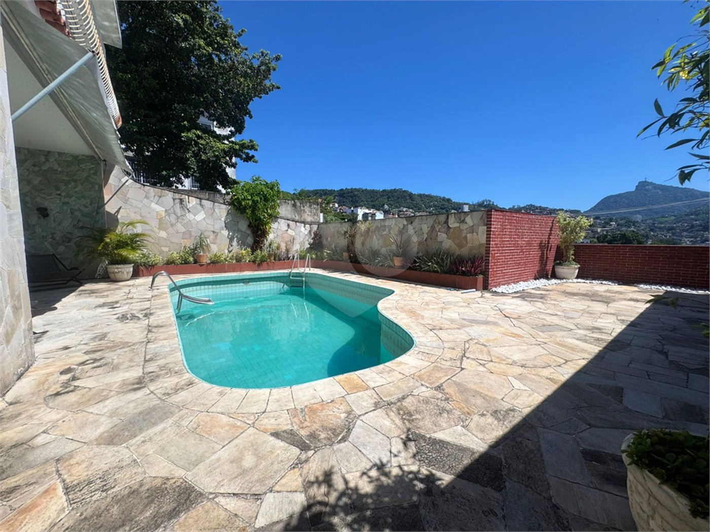 Casa à venda com 3 quartos, sendo 1 suíte,  em Santa Teresa, Rio de Janeiro, RJ