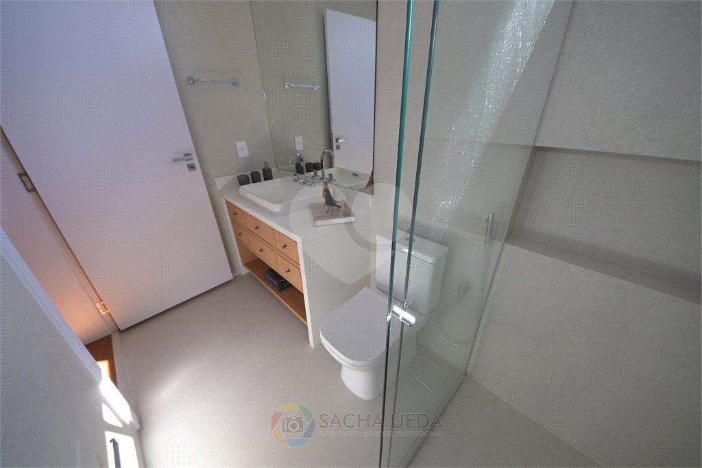 Casa à venda com 4 suítes no condomínio Villa dos Pinheiros, Indaiatuba - SP