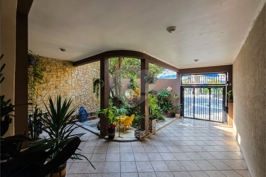 Casa à venda com 4 quartos, sendo 1 suíte, em Sapopemba, São Paulo, SP