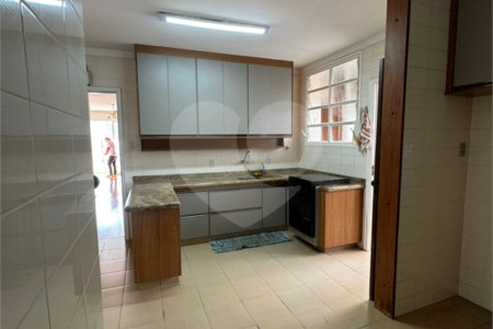 Casa à venda com 3 quartos, sendo 1 suíte,  no condomínio Edifício Crescencia Carolo Balbo, Ribeirão Preto - SP