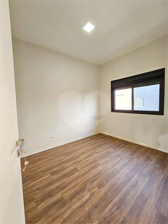 Casa à venda com 3 quartos, sendo 1 suíte, no condomínio Reserva do Vale, Caçapava - SP