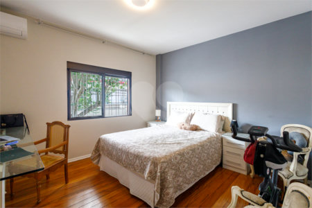 Sobrado à venda com 4 quartos, sendo 1 suíte, em Brooklin, São Paulo, SP