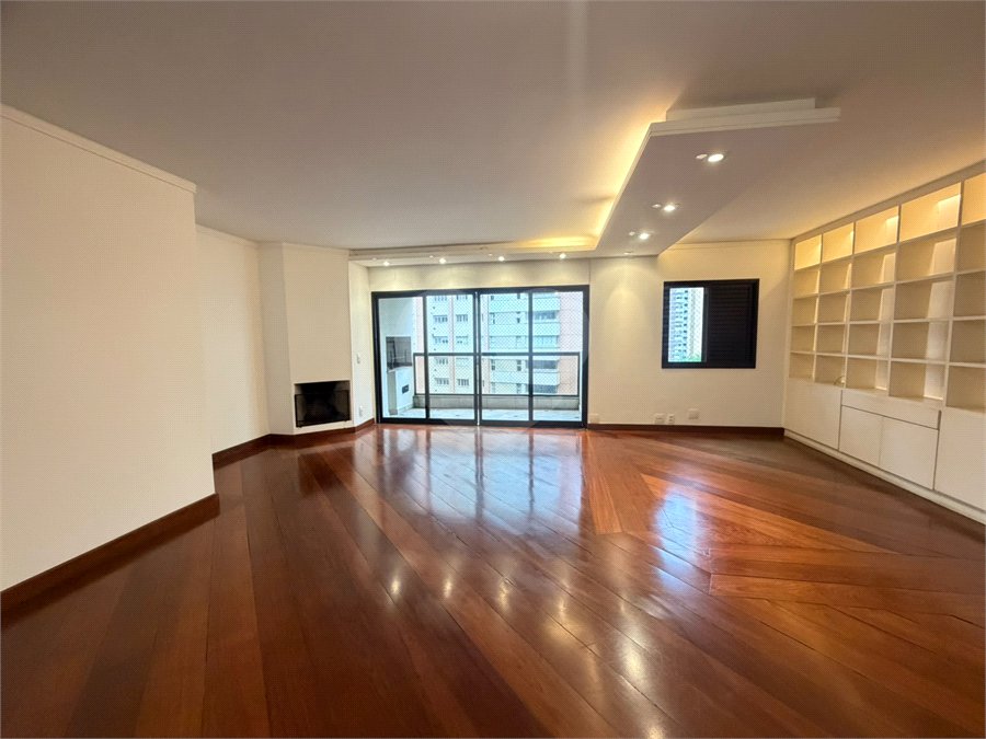 Apartamento à venda com 3 suítes em Vila Suzana, São Paulo, SP