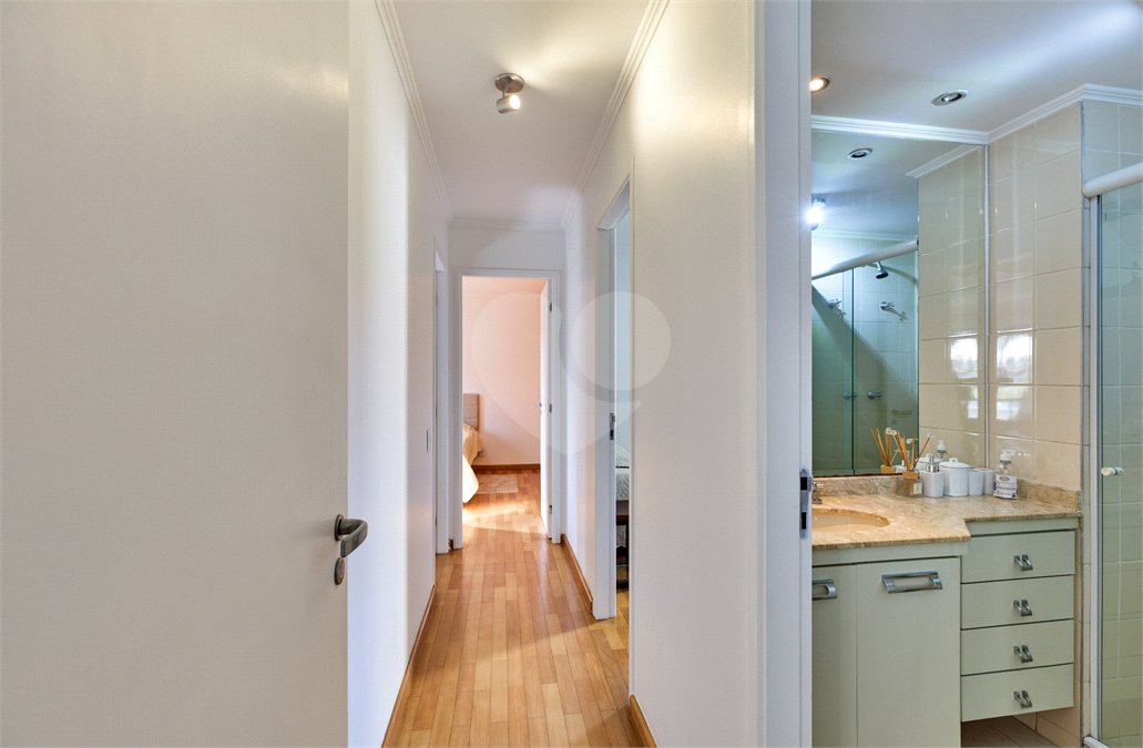 Apartamento à venda com 3 quartos, sendo 1 suíte, em Santo Amaro, São Paulo, SP