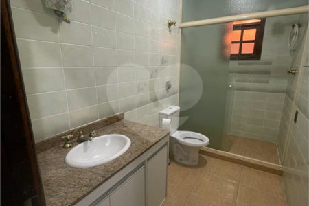 Sobrado à venda com 6 quartos, sendo 3 suítes,  em Dos Casa, São Bernardo do Campo, SP
