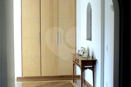 Casa à venda com 6 quartos, sendo 5 suítes, no condomínio São Joaquim, Vinhedo - SP