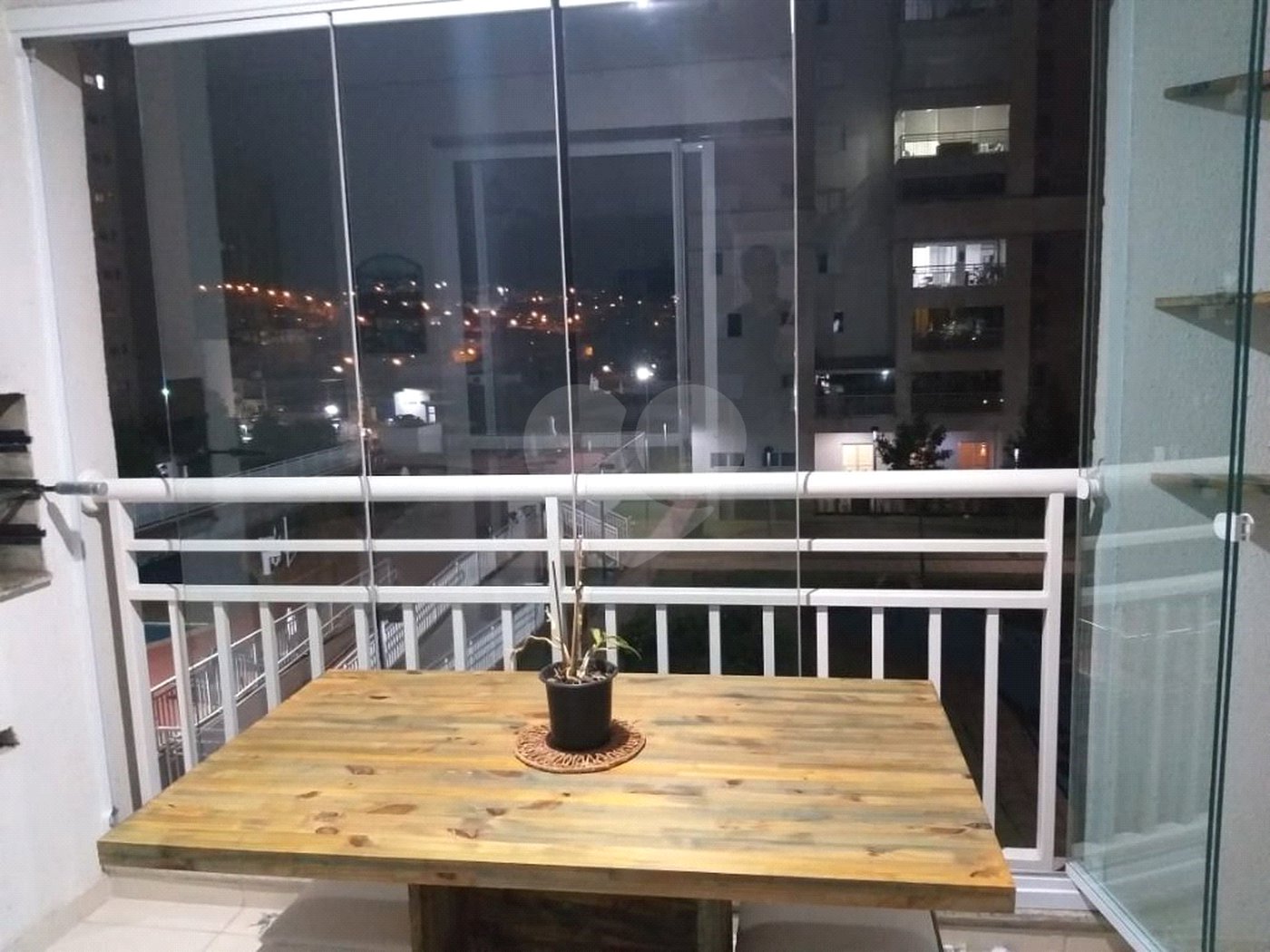 Apartamento à venda com 3 quartos, sendo 1 suíte,  em Vila Suissa, Mogi das Cruzes, SP
