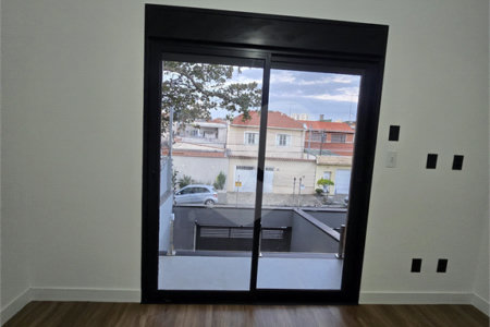 Sobrado à venda com 4 quartos, sendo 2 suítes,  em Vila Monumento, São Paulo, SP