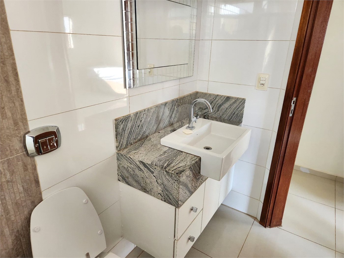 Casa à venda ou para alugar com 3 quartos, sendo 1 suíte, em Jardim Primavera, Araraquara, SP