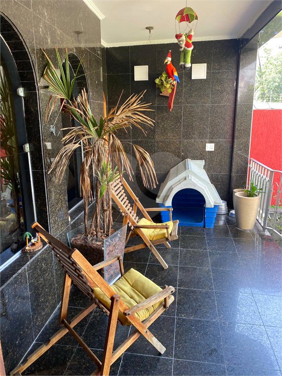 Sobrado à venda com 4 quartos, sendo 3 suítes, em Vila Gustavo, São Paulo, SP