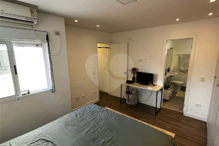 Casa à venda com 3 suítes no condomínio Barbará IV, São Paulo - SP