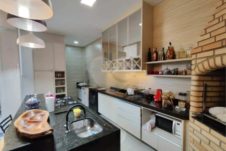 Casa à venda com 2 suítes no condomínio Parque Imperial, Salto - SP