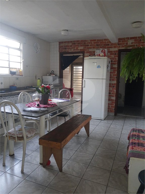 Sobrado à venda com 3 quartos, sendo 2 suítes,  em Jardim Marica, Mogi das Cruzes, SP