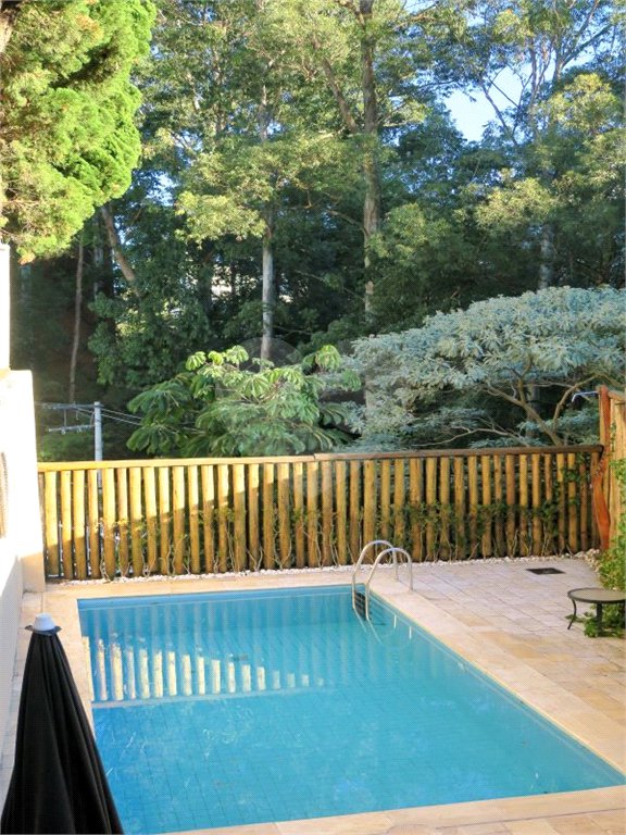 Casa em condomínio à venda com 4 quartos, sendo 3 suítes, em Jardim Vitória Régia, São Paulo, SP