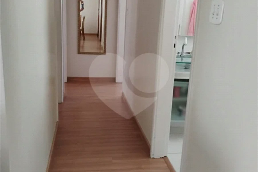 Vende-se apartamento no Jardim Aeroporto com 03 dormitórios