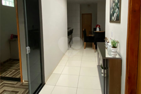 Casa à venda com 3 quartos, sendo 1 suíte, em Jardim Ibirapuera, Ponta Porã, MS