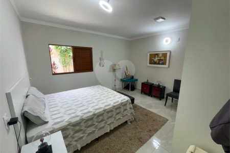 Casa térrea no Condomínio Faixa Azul