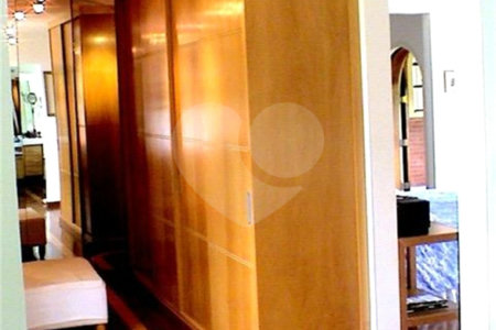 Casa à venda com 6 quartos, sendo 5 suítes, no condomínio São Joaquim, Vinhedo - SP