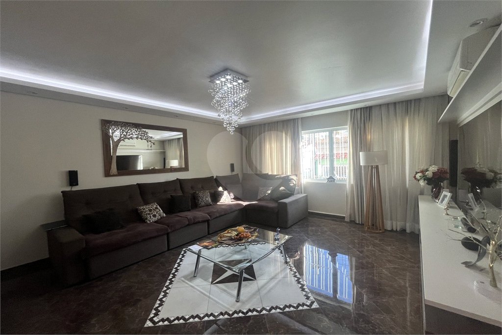 Sobrado à venda com 3 quartos em Vila Gustavo, São Paulo, SP