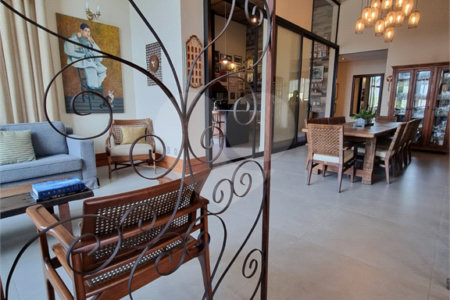 Casa à venda com 3 suítes no condomínio Campo de Toscana, Vinhedo - SP