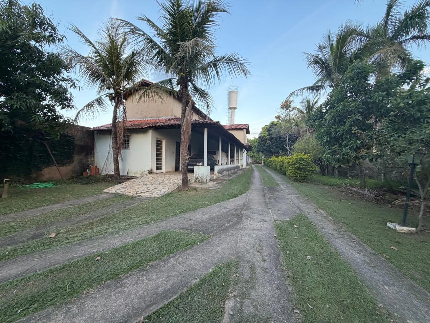 Casa Térrea à venda com 9 quartos, sendo 2 suítes, no condomínio Seranila, Monte Mor - SP