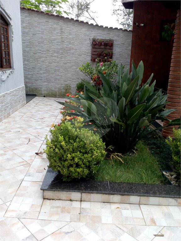 Chácara à venda com 3 quartos, sendo 1 suíte,  em Conjunto Habitacional Brás Cubas, Mogi das Cruzes, SP
