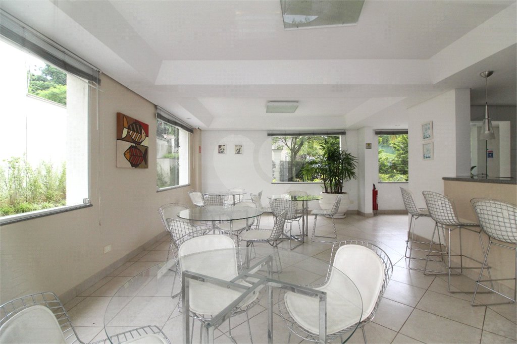 Apartamento à venda com 3 quartos, sendo 1 suíte, em Panamby, São Paulo, SP