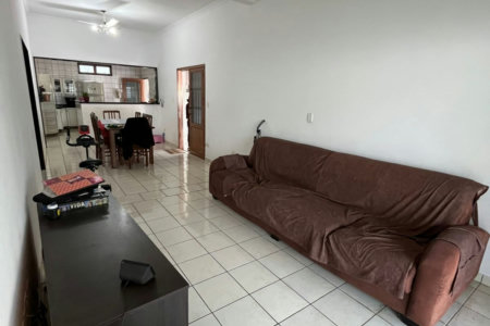 Casa à venda com 3 quartos, sendo 1 suíte,  em Jardim Primaveril, Três Lagoas, MS