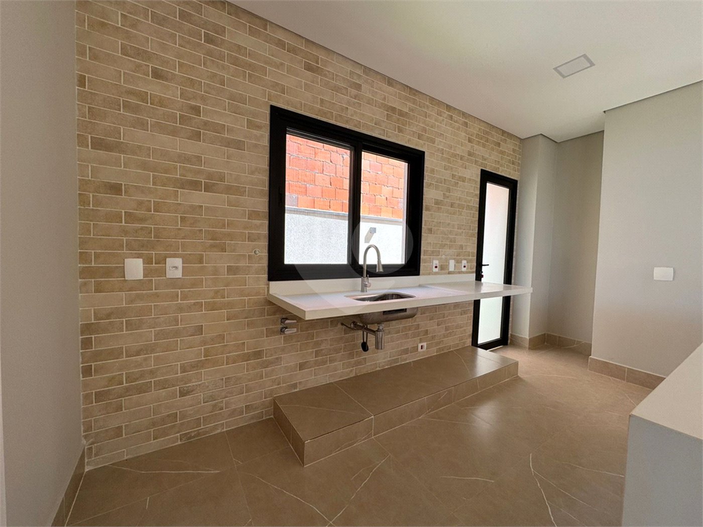 Casa à venda com 4 suítes no condomínio Villas do Golf, Itu - SP