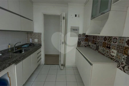 Apartamento à venda com 3 quartos, sendo 1 suíte, em Parque Maria Luiza, São Paulo, SP