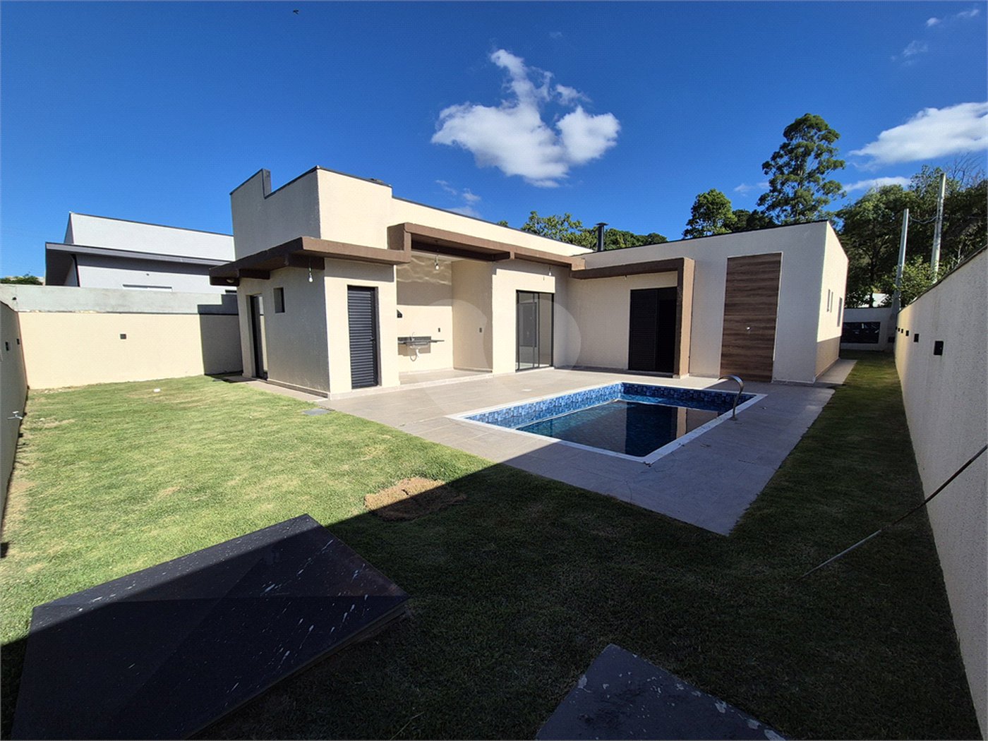 Casa à venda com 3 quartos, sendo 1 suíte, em Jardim Paraíso da Usina, Atibaia, SP